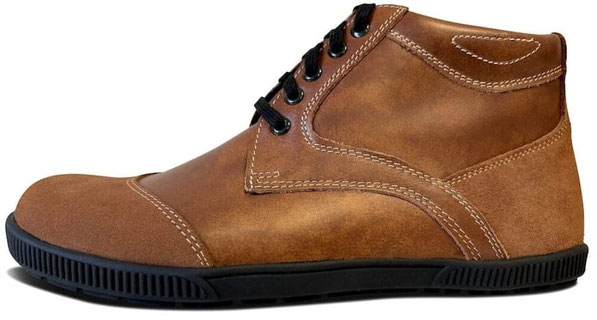 Barfußschuhe zum Wandern aus Glattleder in Camel mit Veloursleder und Perforierungen.