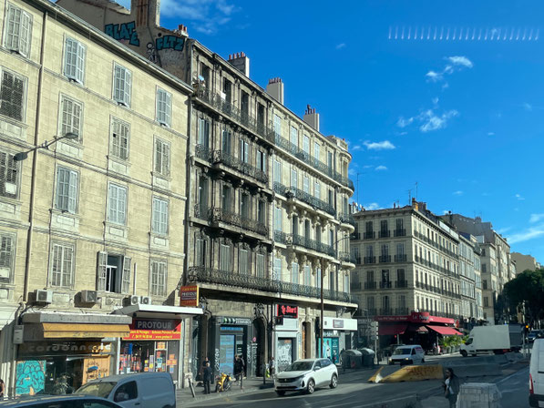 Rue de Rome in Marseille - Straße hinunter zum alten Hafen (Vieux Port)