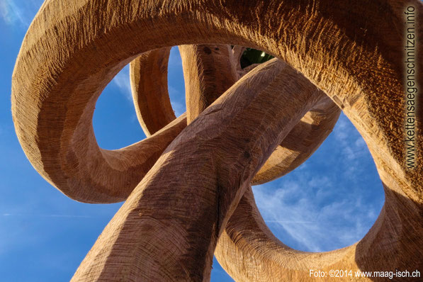 Bild: Skulptur von Pascal Sturm "Blumenständer"