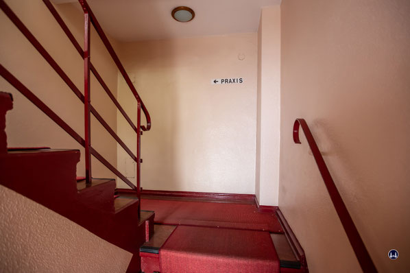 Die Roma - Lichtspiele in Lichtenrade. Treppenaufgang Vorderhaus.