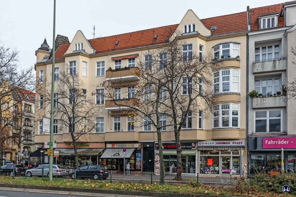 Das kleine Nähmaschinengeschäft war lange eine feste Marke in der Stadtlandschaft am "Tor zur Schloßstraße". Doch nun wird auch dieses von der Zeit eingeholt...