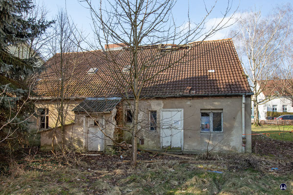 Die Gartenseite des Büdnerhaus. Links der Windfang mit Abgang zum Keller.