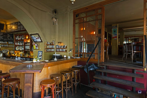 Mit dem WATT stirbt eine der letzten Künstlerkneipen, die den Charme des Pankower Ortsteils Prenzlauer Berg ausmachten. Schade.