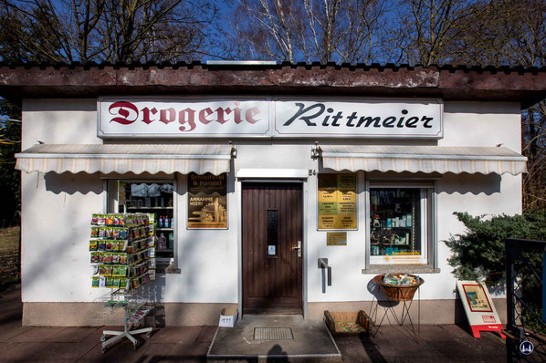 Im Eigenbau von Herrn Rittmeier 1979-80 errichtet: Das kleine Drogeriegeschäft am Zossener Damm in Blankenfelde-Mahlow..