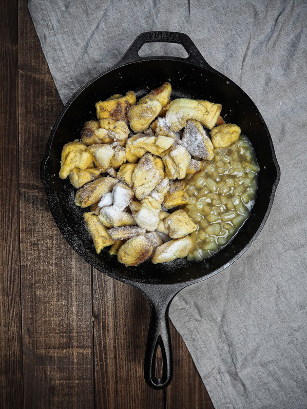 Kaiserschmarrn mit Birnen-Tonka-Kompott