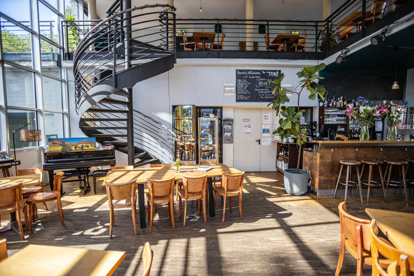 Club Toré im Kulturbunker Köln-Mülheim: Ein Café über zwei Etagen.