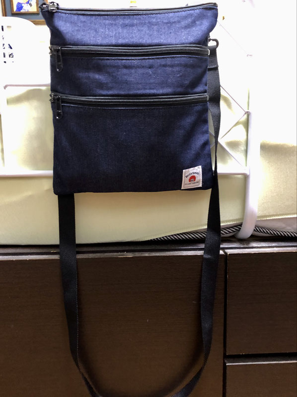 海老名サービスエリアで購入した、ベティ・スミス製の国産岡山県ジーンズ生地３WAYポーチ