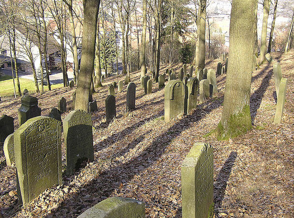 Auf dem ältesten Teil des jüdischen Friedhofes in Burghaun