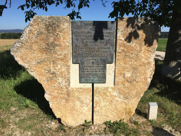 Am 14. Oktober 1943 musste eine amerikanische B-17 F auf dem Schlattfeld in Reinach notlanden. What a story! Auch in Unternehmen werden Geschichten geschrieben. Diese gilt es mit Kommunikationsarbeit lebendig nach aussen zu tragen.