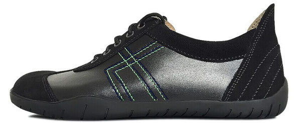 Einsteiger Barfuß Laufschuh aus Leder Schwarz mit Veloursleder in Schwarz mit grünen Ziernähten und schwarzer Laufsohle