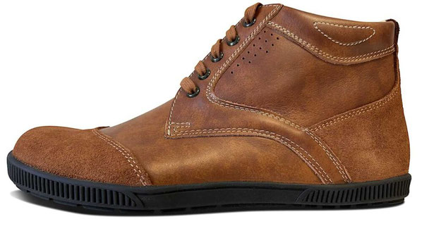 Leichter Wanderstiefel als Barfußschuhe aus Glattleder in Camel mit Veloursleder und Perforierungen.