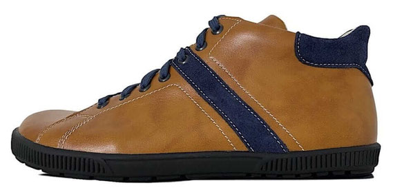 Hoher Barfußschuh aus braunem Leder mit Streifen und Besatz aus blauem Leder