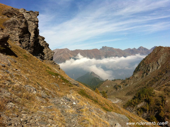 bel posto quassù ma in men che non si dica siamo sotto le nuvole 