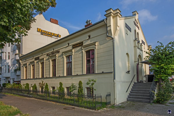 Alter Gutshof Freiberg, Alt-Mariendorf in Berlin. Ansicht vom Mariendorfer Damm.