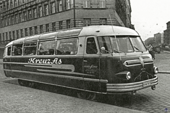 Bus der Reederei Schmidt.