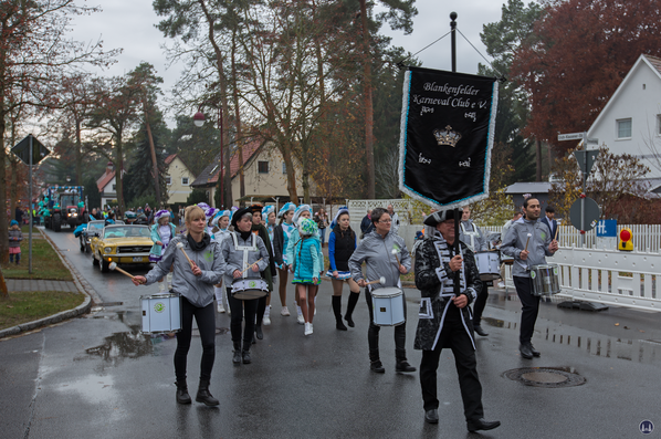 Karneval in Blankenfelde-Mahlow. Trommelzug Borussia-Mahlow.