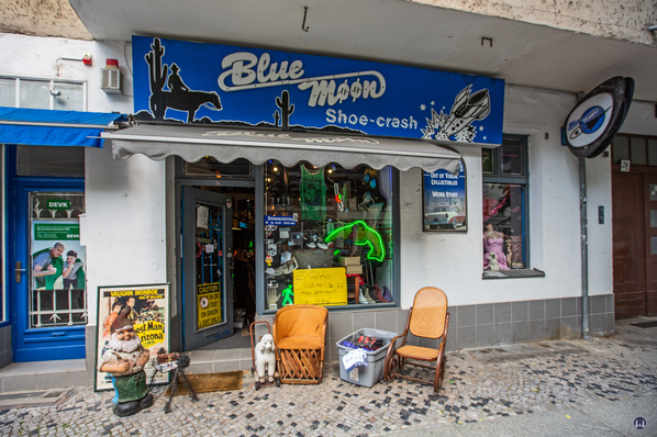 Blick auf den Laden von Blue Moon Shoes