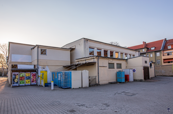 Die Bismarck-Lichtspiele in Berlin-Lichtenrade, Zescher Straße. Rückansicht des ehemaligen Kinos vor dem Abbruch.