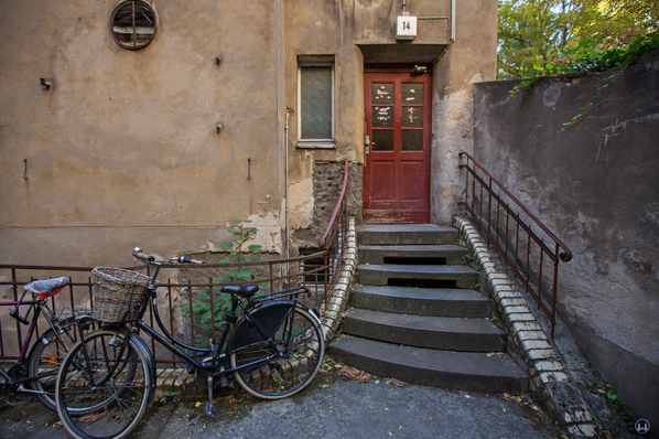 Taut-Haus Kottbusser Damm Ecke Bürknerstraße. Notausgang ehem. Saalgebäude.