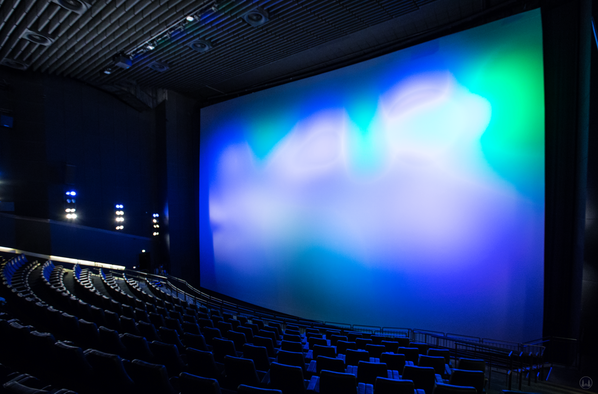 CineStar Kino im Sony Center Berlin. Blick zur Leinwand im IMAX - Saal.