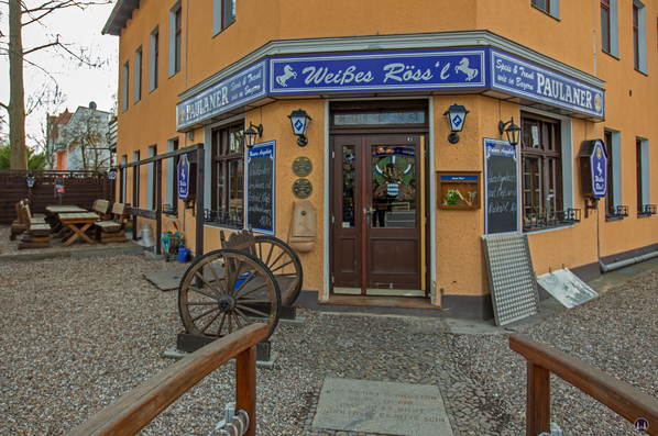 Weißes Rössl in Berlin-Lichterfelde, Heinersdorfer Straße. Eingang.