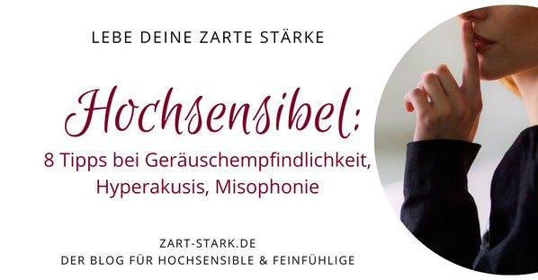 Frau, die den Zeigefinger vor die Lippen hält zum Artikel "Hochsensibel: Geräuschempfindlichkeit"