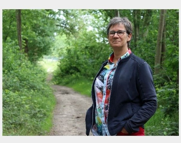Portret van Elisabeth Maria Louter op het platform PowerVrouwen Nederland voor vrouwelijke ondernemers