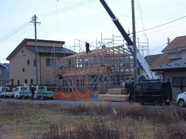 大町の家Ⅱ　大町市　新築工事　長野県松本市安曇野市の建築家　建築設計事務所　現場監理　住宅設計　設計監理　建て方一日目