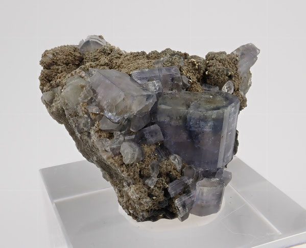 Purple apatite