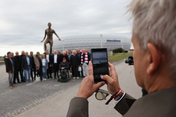 Pierre Littbarski hat auch ein Erinnerungsfoto gemacht