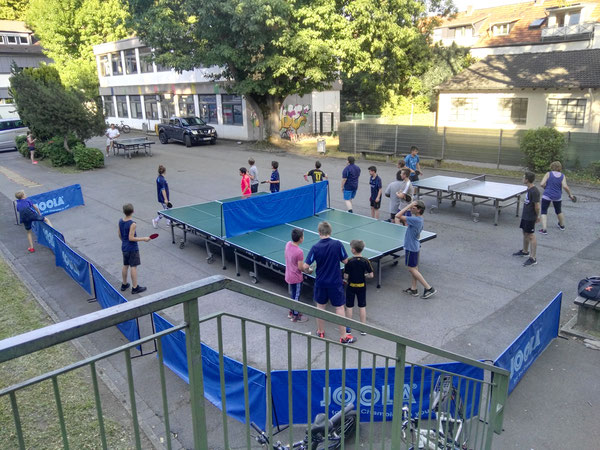 "Große-Platte" auf dem ehemaligen Schulhof an der Sporthalle am Stadtpark