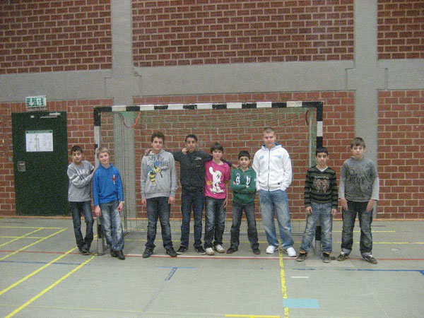 Die Klasse 7b mit Spielern  der Klasse 7a