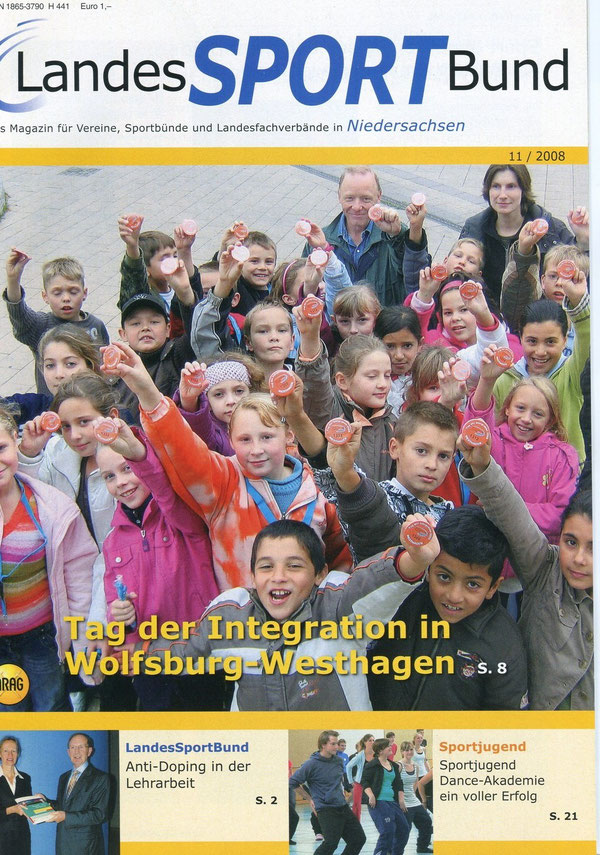 Wahnsinns-Werbung für Westhagen:  Kinder beim Lauf für Frieden und Toleranz auf der Titelseite des LSB-Magazins