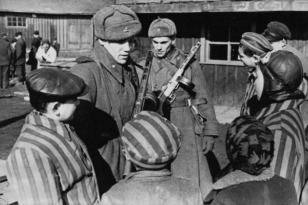 For 70 år siden, d. 27. januar 1945 befriede de sovjetiske tropper børn i koncentrationslejren Auschwitz - Birkenau.