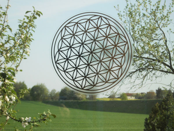 Die "Blume des Lebens" an der Eingangstür