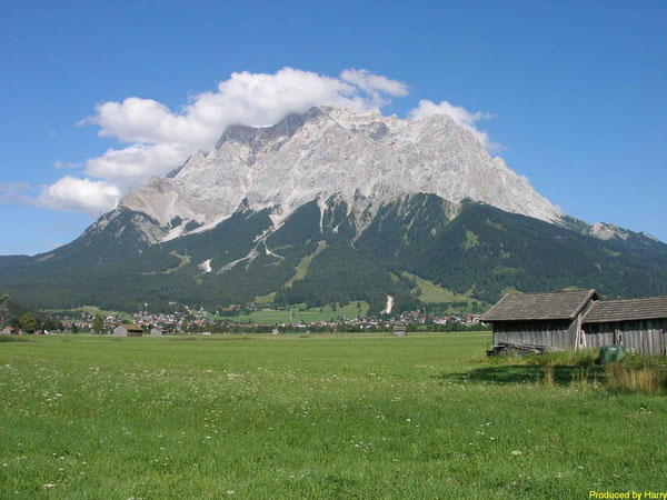 ... unser Berg, die Zugspitze - fast 3000m hoch - Blick von Lermoos