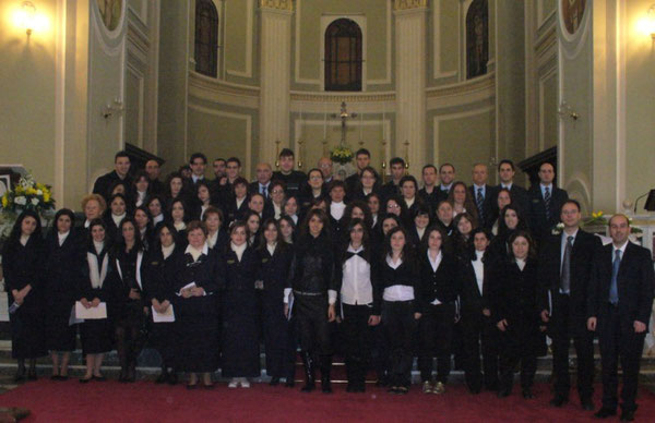 Coro Interparrocchiale "S.M.V. Addolorata e S. Nicola" di Oppido Mamertina insieme al Coro di Cittanova, in occasione della Celebrazione del Crisma - 01.03.2010 (Cattedrale di Oppido Mamertina)