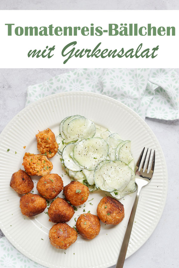 Tomatenreis Bällchen mit Gurkensalat, Reis Bällchen passen auch wunderbar in die Lunchbox oder zum Picknick oder für ein Buffet, Thermomix, vegetarisch