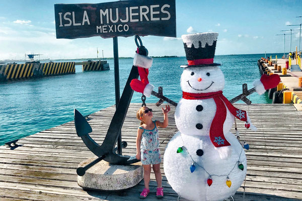 Isla Mujeres: Hier wirkt die Weihnachtsdekoration wie fehlplatziert :-)