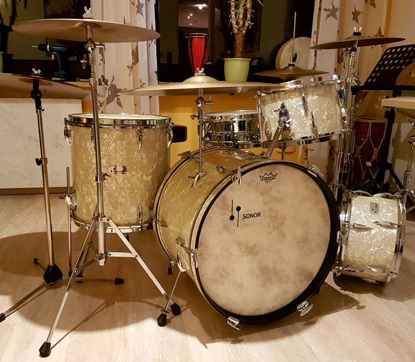 Sonor 1963 & 1969 Teardrop Chicago Star 20"16"13"12" in White Marine Pearl & D444 Snare