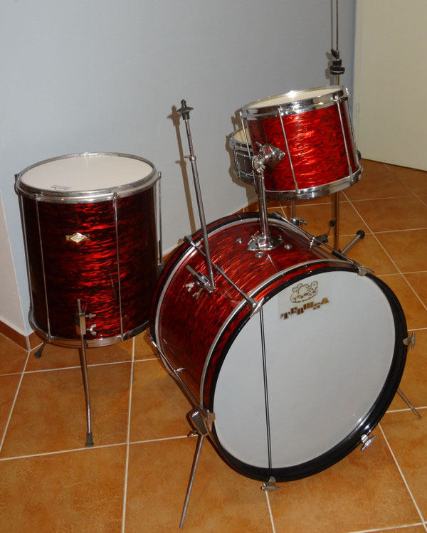 Korri 1969 20"10"12"14" & 13" Snare in Red Ripple