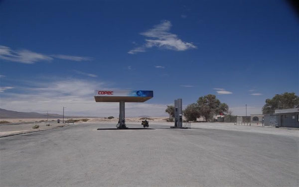 die Servicestation in the middle of nowhere, "Agua Verde" (keine Ahnung, wo hier grünes Wasser sein soll...)