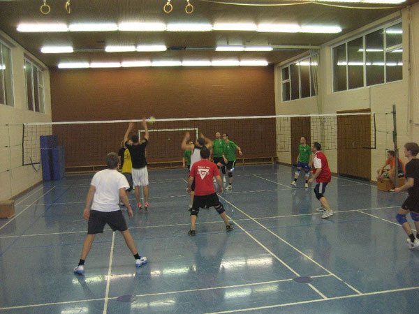 Ein flotter Ball wurde von beiden Teams gespielt