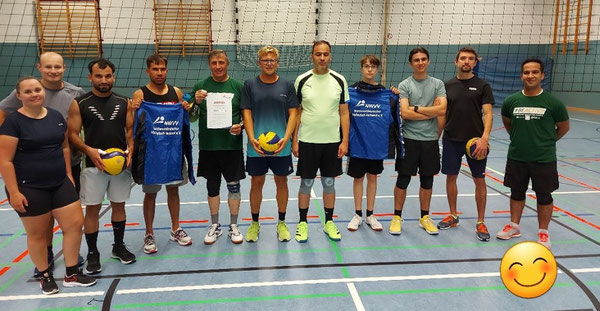 Sozialsportlerinnen und Sozialsportler freuen sich über den Integrationspreis des Nordwestdeutschen Volleyball Verbandes