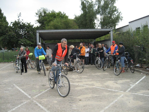 Michael Meixner beim Start zur Fahrradsponsorenrundfahrt für Kinder in sozialen Brennpunkten dieser Welt