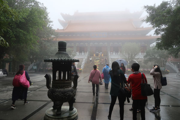 香港「昴坪(ゴンピン)「宝蓮禅寺」