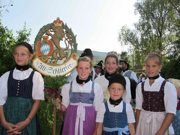 ... auch die Jugend hat viel Freude mit unserer Tracht