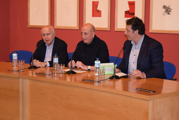 Juan Espino (Presidente de la Asociación de Amigos del MEIAC), Antonio Franco (Director del MEIAC) y Fran Amaya (Director de la ERE)