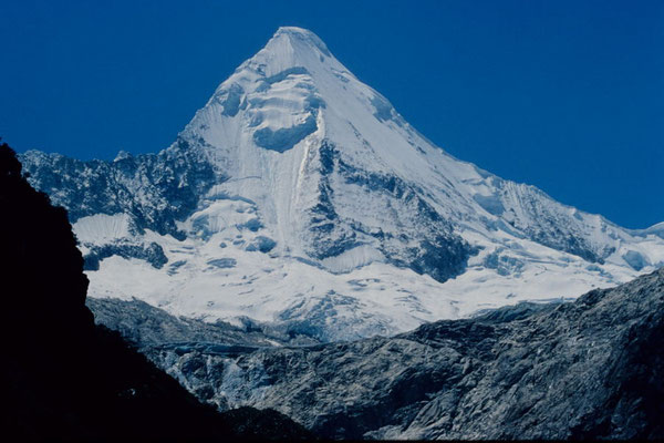 Nevado Artesonraju