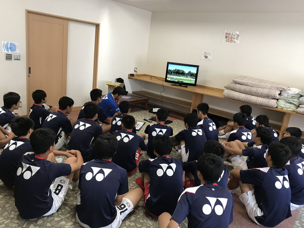 ゲームにミーティング 意図や狙いの確認をしてゲームに臨みます!
